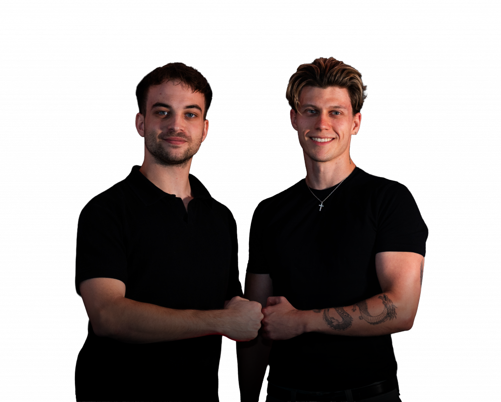Gideon und Joel geben sich die Faust – das M2K Team